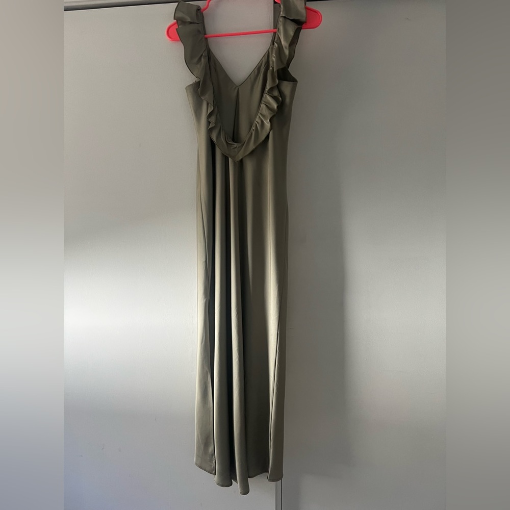 Serene Slip Dress ~ Moss Green Luxe Satin × 1
XXS - Picture 4 of 5